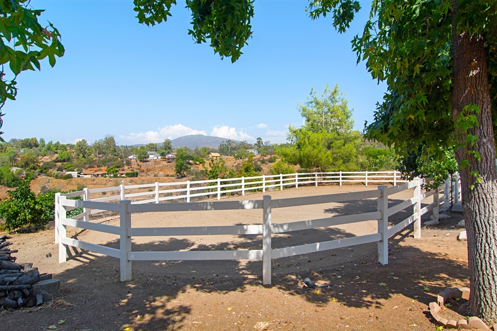 1070 South Grade Road Alpine, CA 91901 - Photo 4 of 18