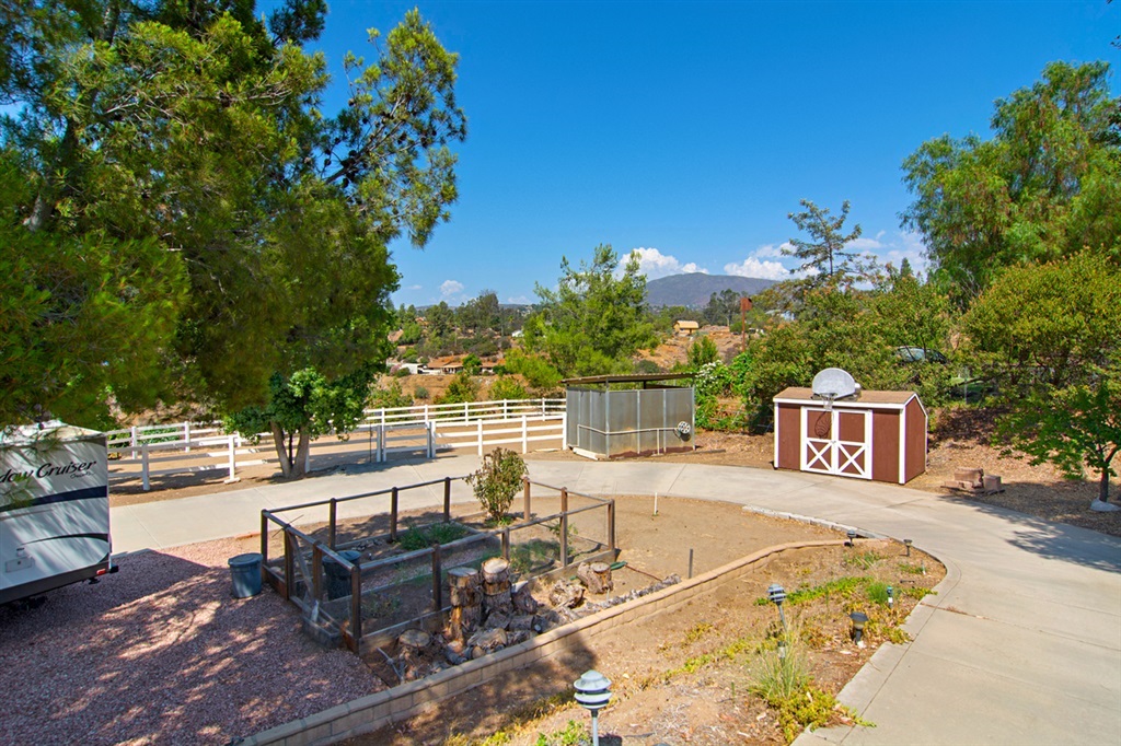 1070 South Grade Road Alpine, CA 91901 - Photo 5 of 18