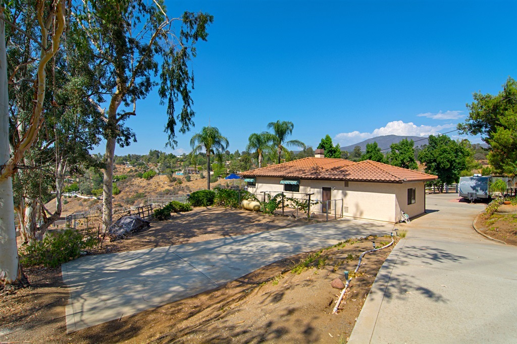 1070 South Grade Road Alpine, CA 91901 - Photo 7 of 18