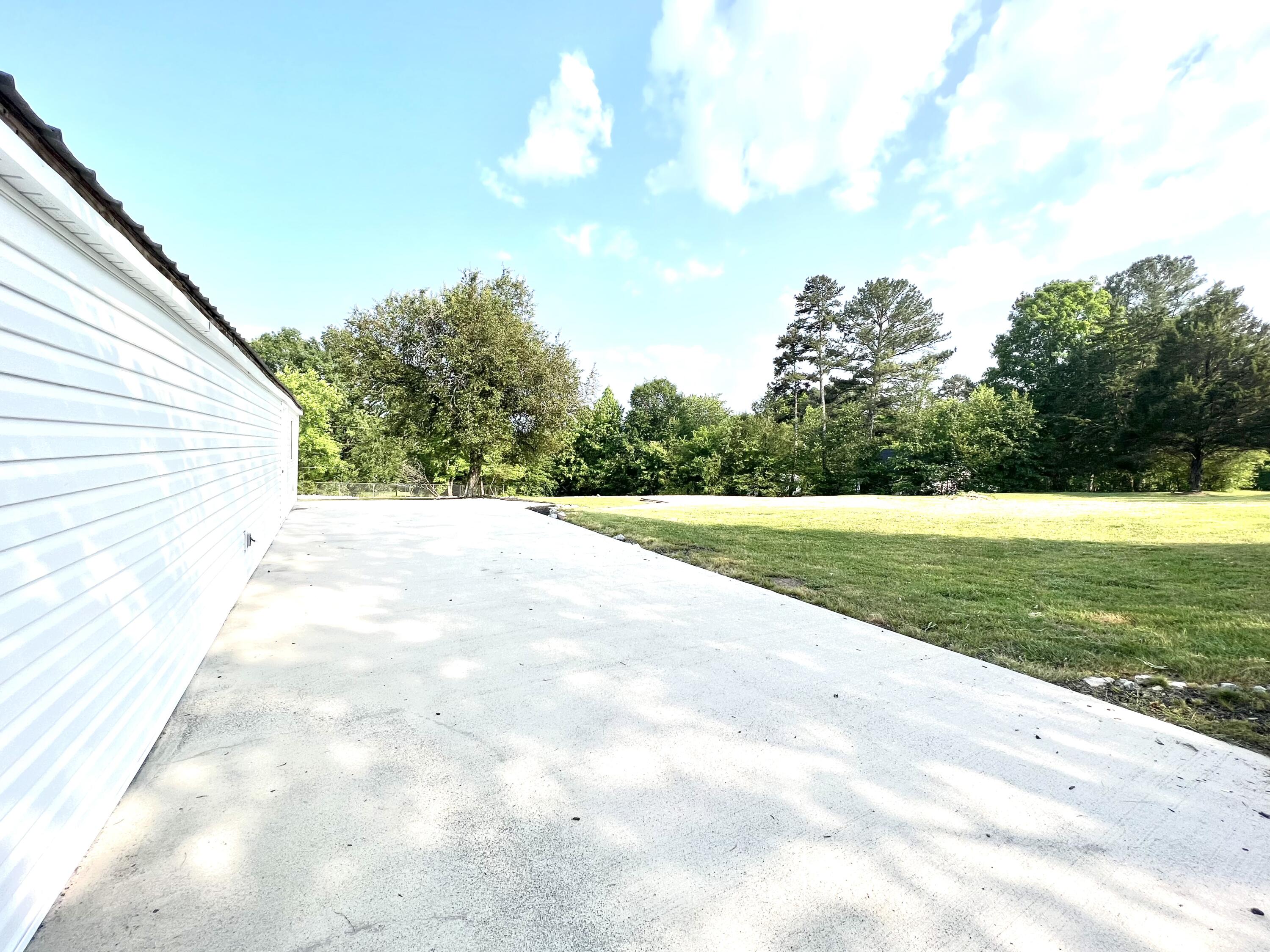 1064 Holcomb Road Ringgold, GA 30736 - Photo 22 of 37 back patio