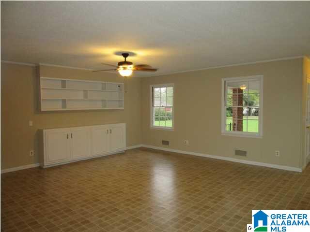 201 Popwell Avenue Clanton, AL 35045 - Photo 4 of 32