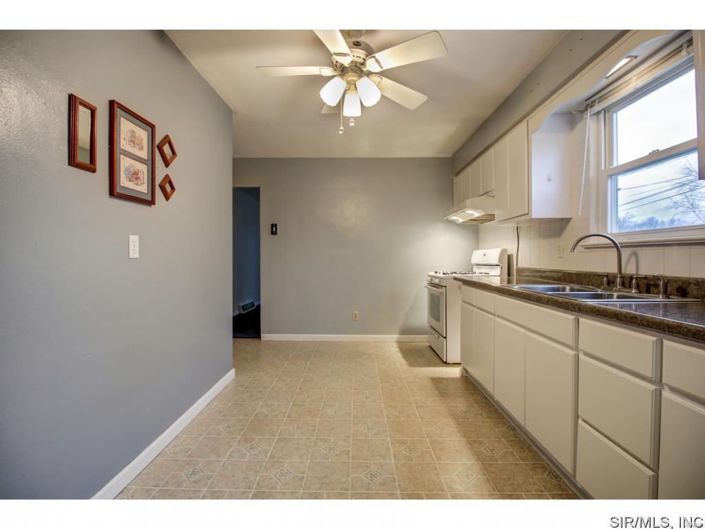 512 Mobile Street Waterloo, IL 62298 - Photo 14 of 22