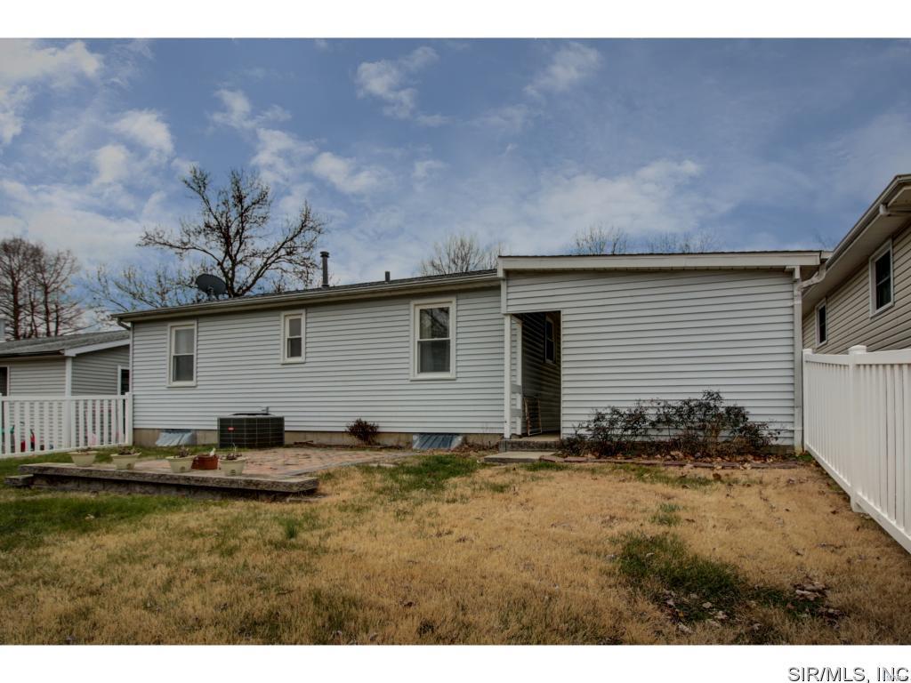 512 Mobile Street Waterloo, IL 62298 - Photo 8 of 22