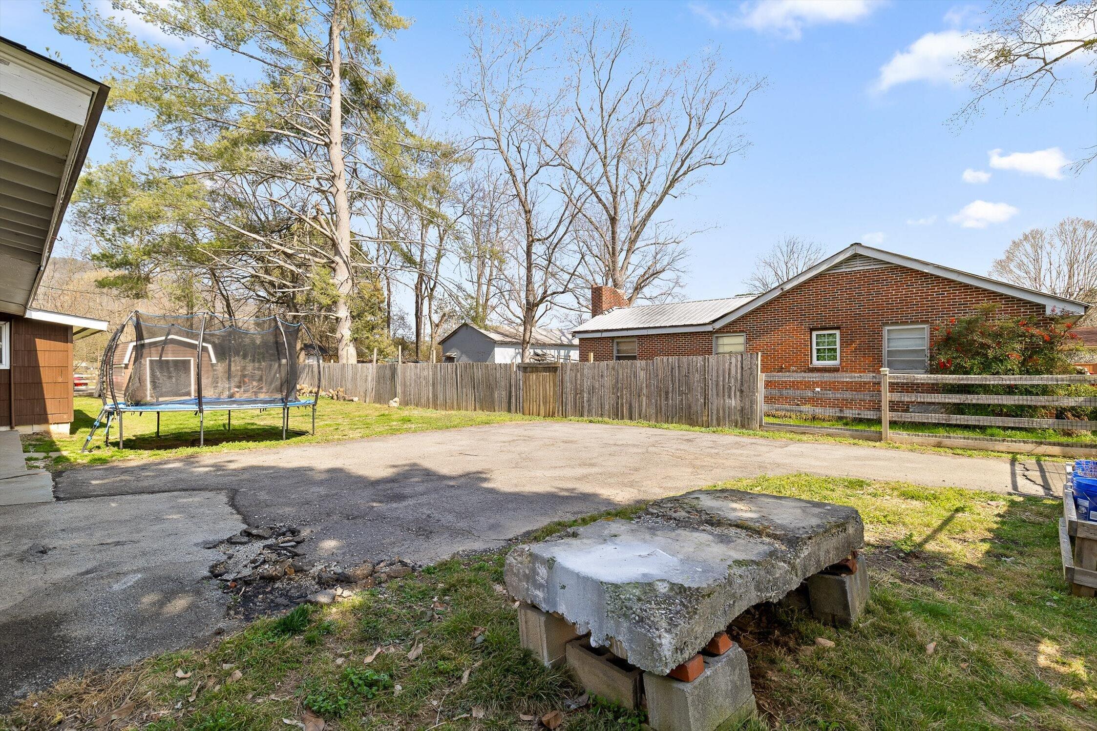1002 Dennis Avenue Jasper, TN 37347 - Photo 24 of 29 27-Dennis-27