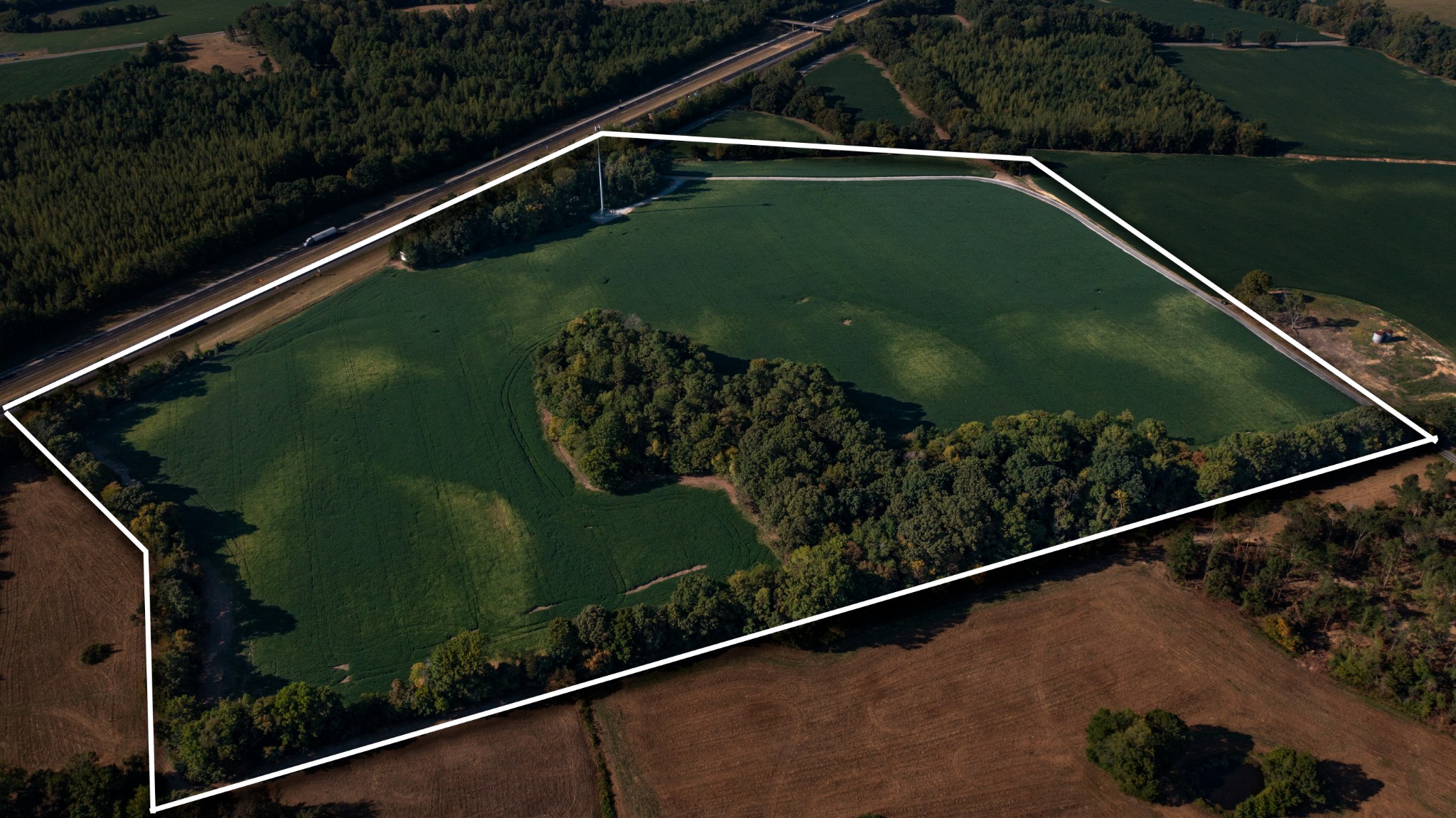 1 Gossett Road Holladay, TN 38341 - Photo 2 of 5 a view of a tennis court