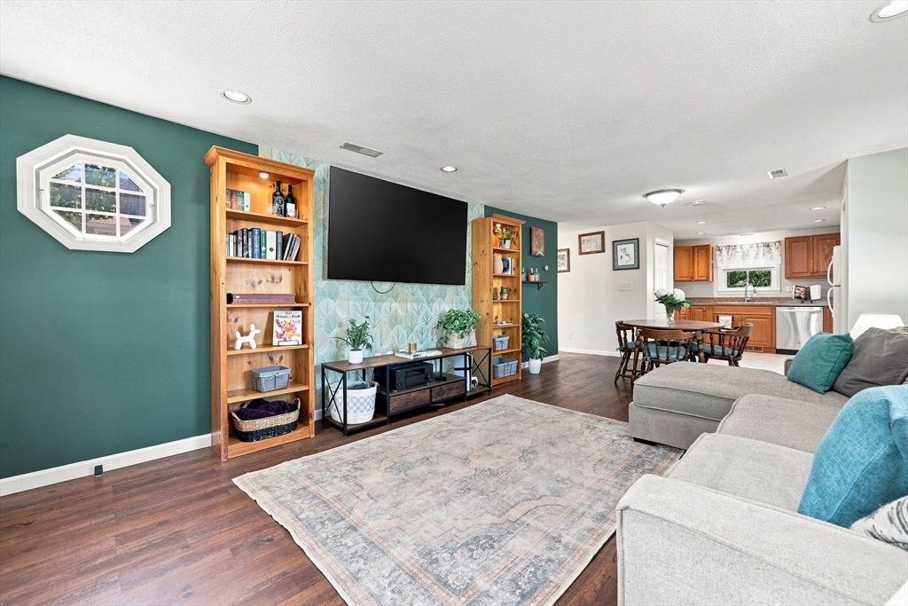 68 Hilltop Road Dracut, MA 01826 - Photo 7 of 29 Gallery Image 7