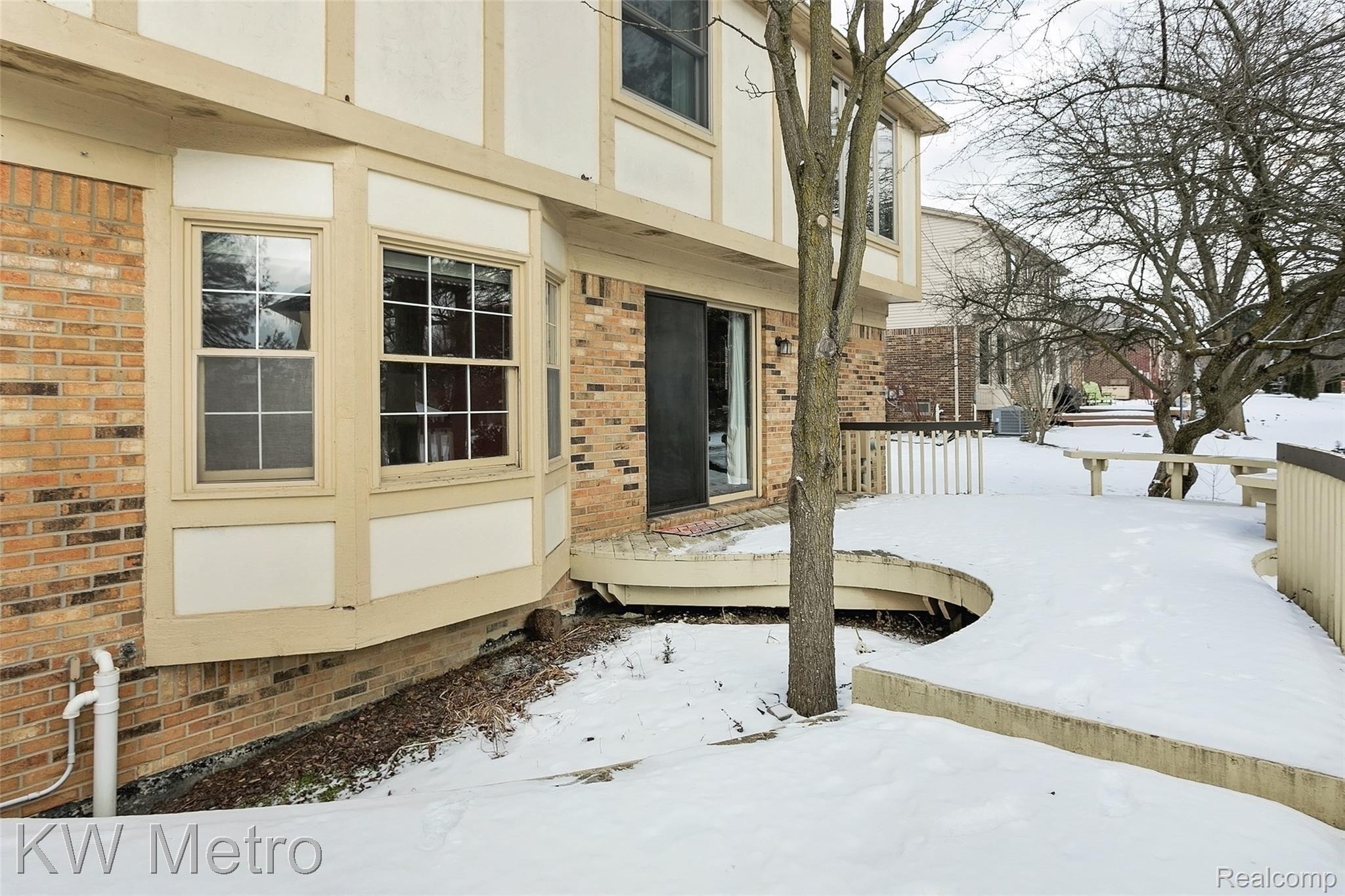 42309 Waterfall Road Northville, MI 48168 - Photo 53 of 58 Large Custom Built Deck