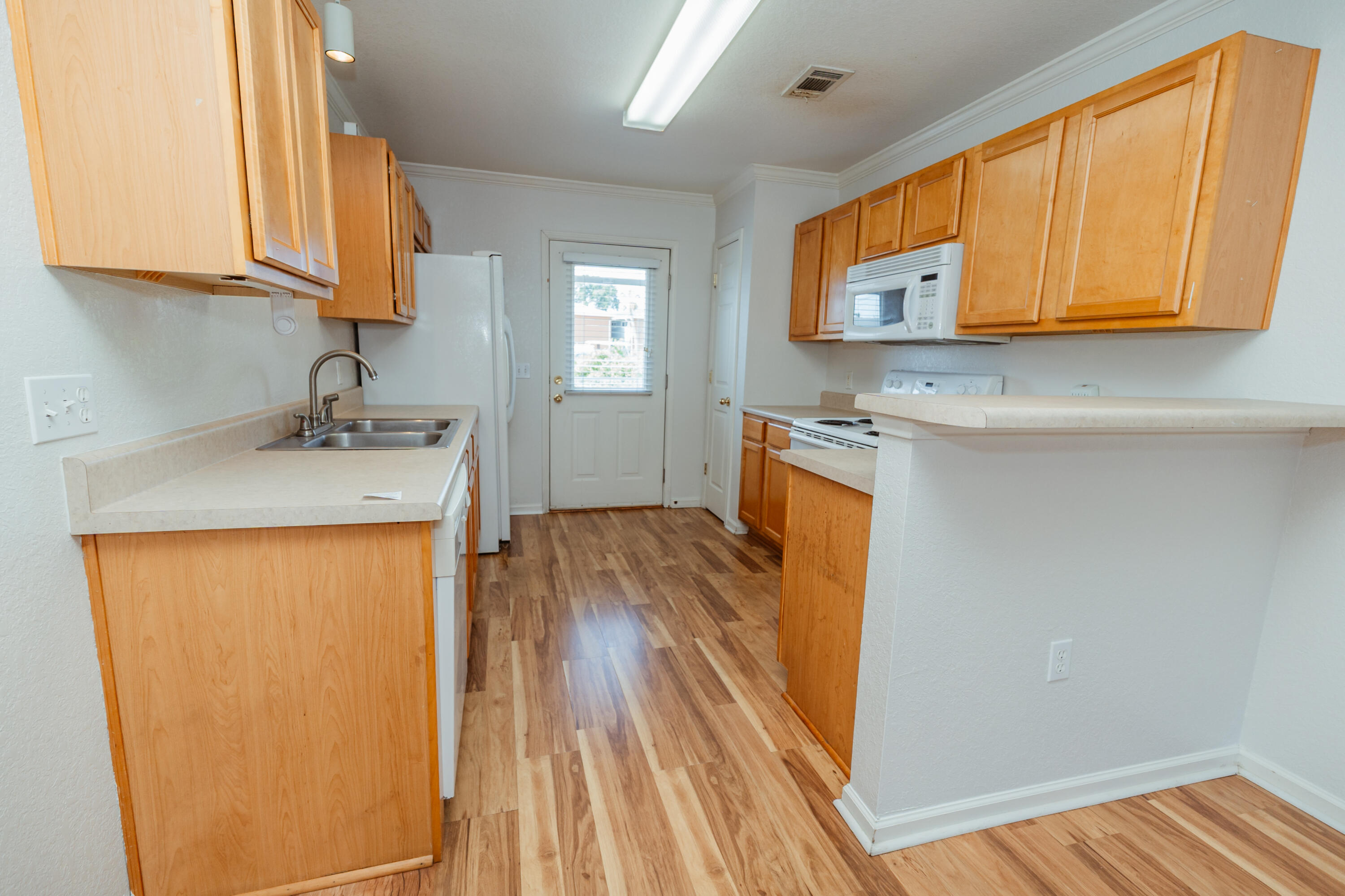 1150 Airport Road, Unit 122 Destin, FL 32541 - Photo 6 of 23 DSC09371