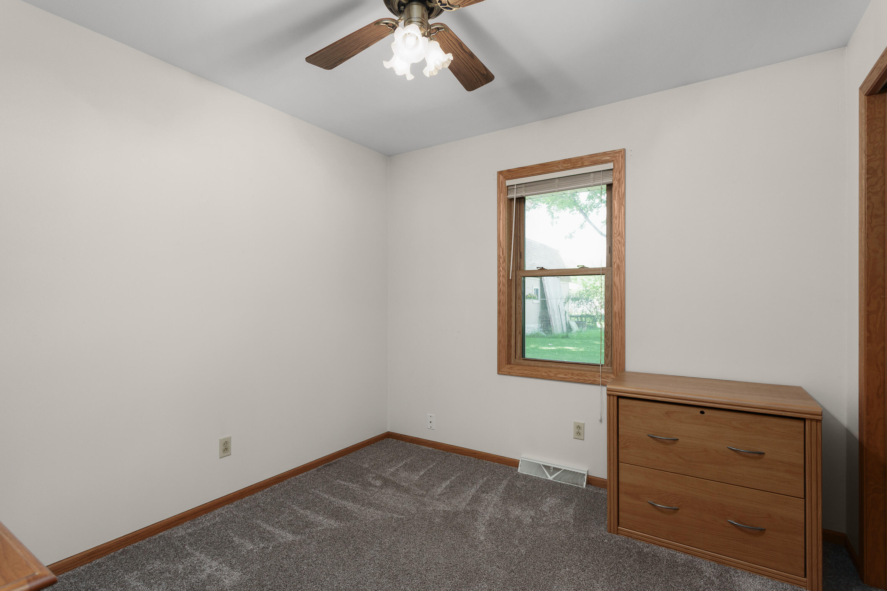 706 Woodbridge Trail Watertown, WI 53094 - Photo 23 of 38 Bedroom 3