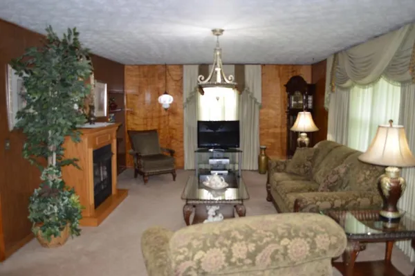 $289,900 | 274 Washington Avenue, Harrogate, TN 37752