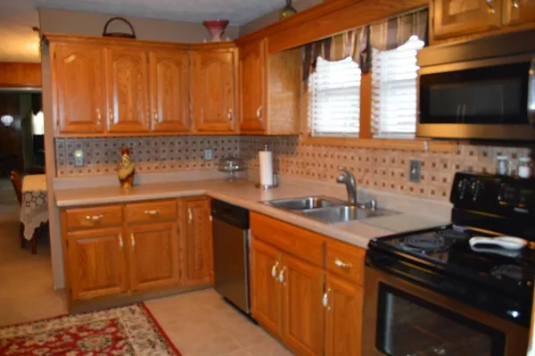 $289,900 | 274 Washington Avenue, Harrogate, TN 37752