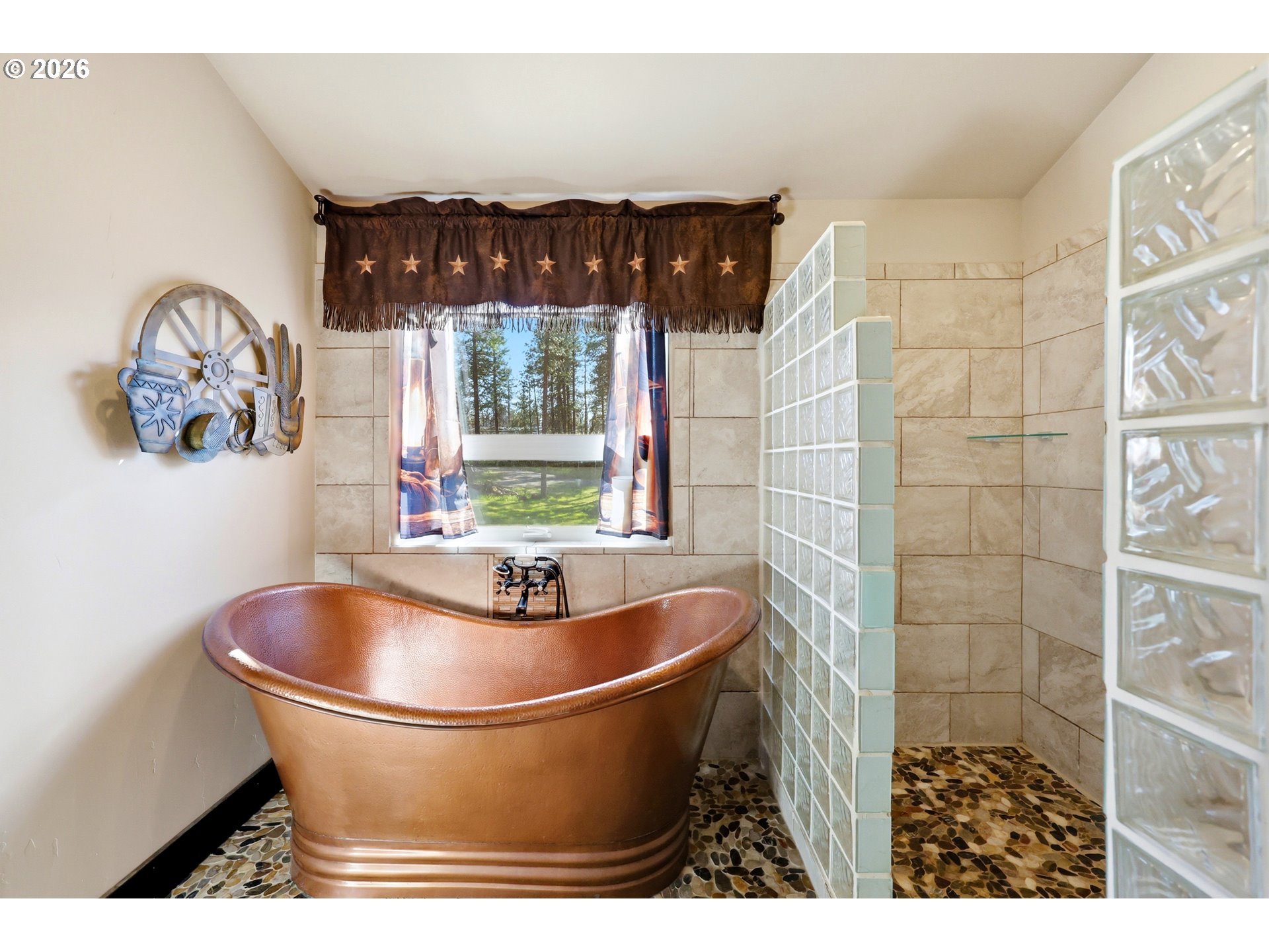206 South Lakewood Road Tygh Valley, OR 97063 - Photo 25 of 48 a view of fountain in a bathroom