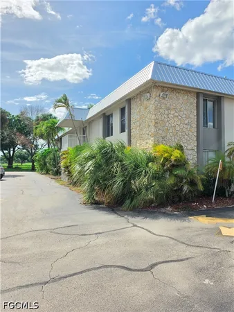 $1,500 | 1830 Maravilla Avenue, Unit 321, Fort Myers, FL 33901