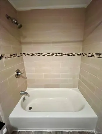 $2,050 | 17 1/2 Wallkill Avenue, Unit 36, Middletown, NY 10940