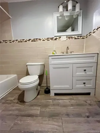 $2,050 | 17 1/2 Wallkill Avenue, Unit 36, Middletown, NY 10940