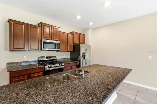 $2,400 | 16948 Storyline Drive, Land O Lakes, FL 34638