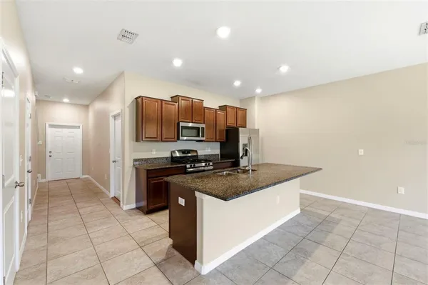 $2,400 | 16948 Storyline Drive, Land O Lakes, FL 34638