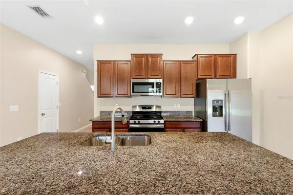 $2,400 | 16948 Storyline Drive, Land O Lakes, FL 34638