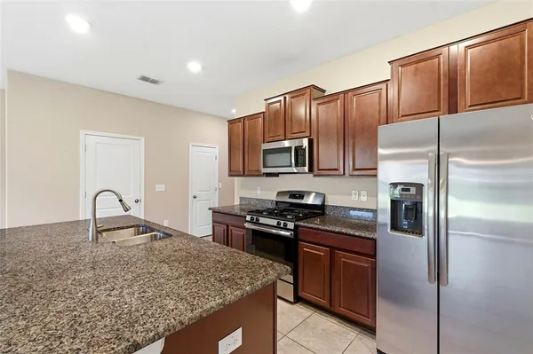$2,400 | 16948 Storyline Drive, Land O Lakes, FL 34638