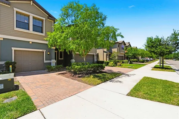 $2,400 | 16948 Storyline Drive, Land O Lakes, FL 34638