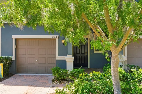 $2,400 | 16948 Storyline Drive, Land O Lakes, FL 34638