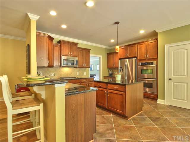 12834 Edsel Drive Raleigh, NC 27613 - Photo 6 of 25 Kitchen
