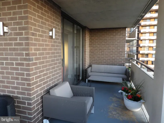 $3,595 | 1800 Old Meadow Road, Unit 902, McLean, VA 22102