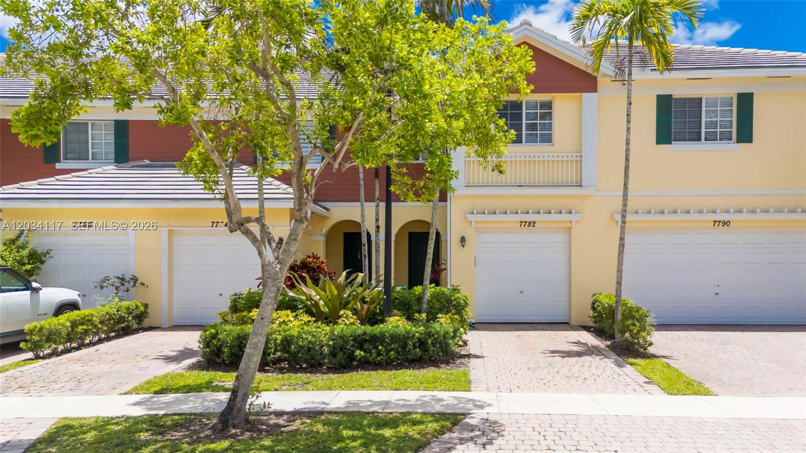 7782 Paddock Place Davie, FL 33328 - Photo 2 of 36