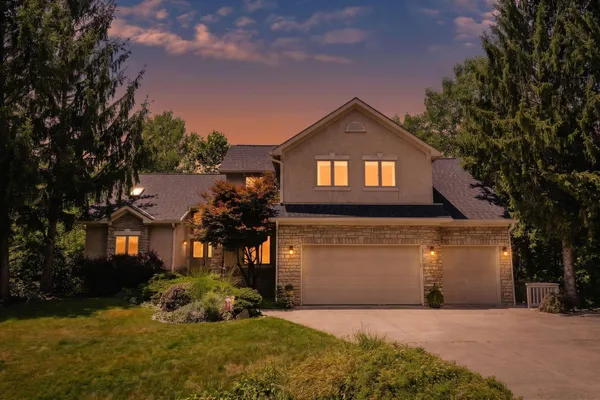 $750,000 | 3694 Waverly Pl Drive, Lewis Center, OH 43035