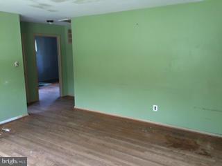 3800 Ralph Road Silver Spring, MD 20906 - Photo 5 of 12 Living Room
