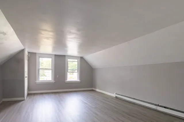 $2,600 | 324 Norwich Avenue, Unit B, Norwich, CT 06380