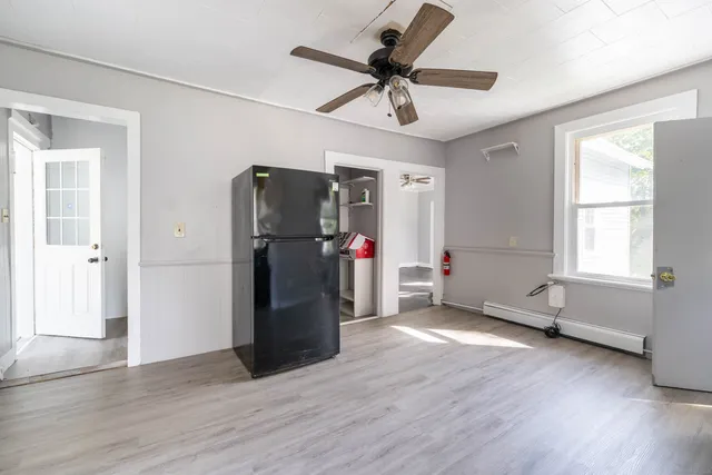 $2,600 | 324 Norwich Avenue, Unit B, Norwich, CT 06380