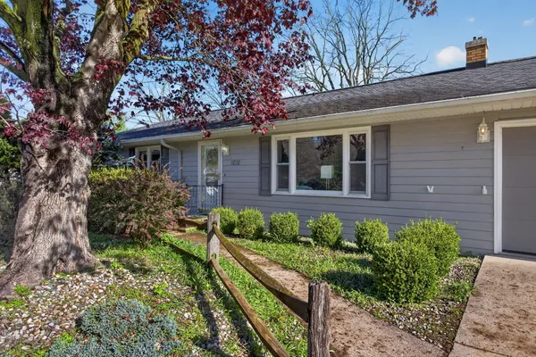 $259,900 | 1616 Cascade Court, Jackson, MI 49203