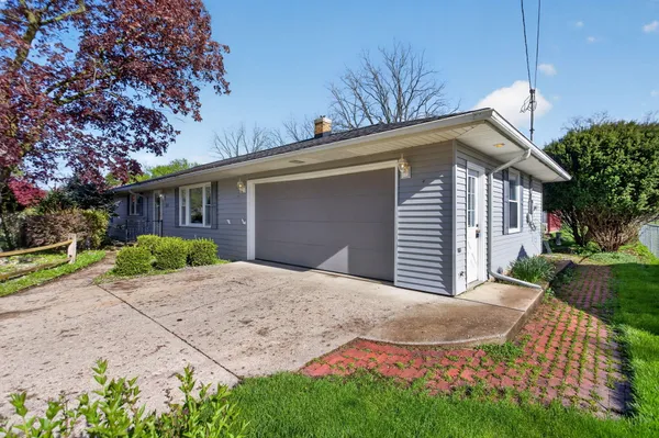$259,900 | 1616 Cascade Court, Jackson, MI 49203