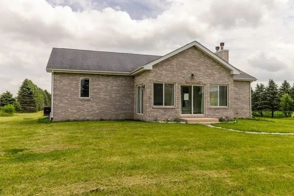 $540,000 | 16649 Beaverton Road, Capron, IL 61012