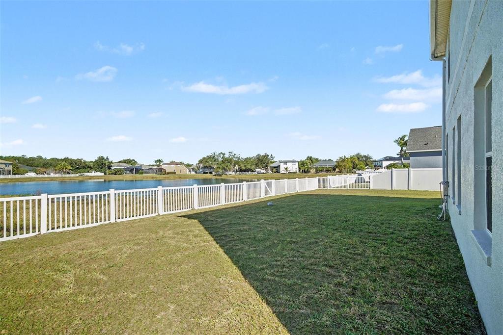 4809 Walnut Ridge Road Land O' Lakes, FL 34638 - Photo 29 of 34 a view of a garden from a balcony
