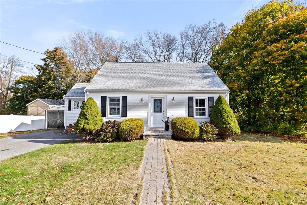 35 Red Jacket Road Weymouth, MA 02190 - Photo 2 of 33 a front view of a house with a yard