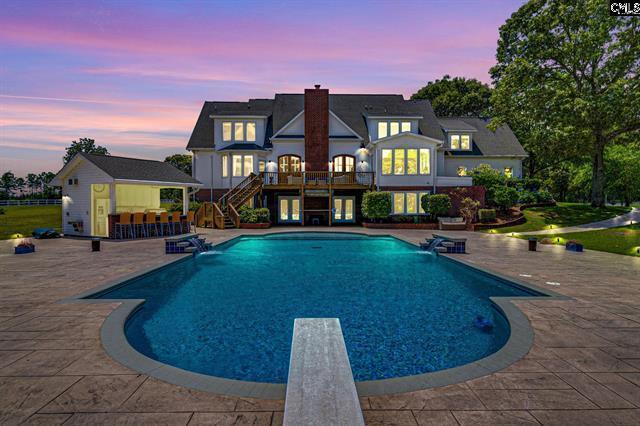 586 Farnum Rd