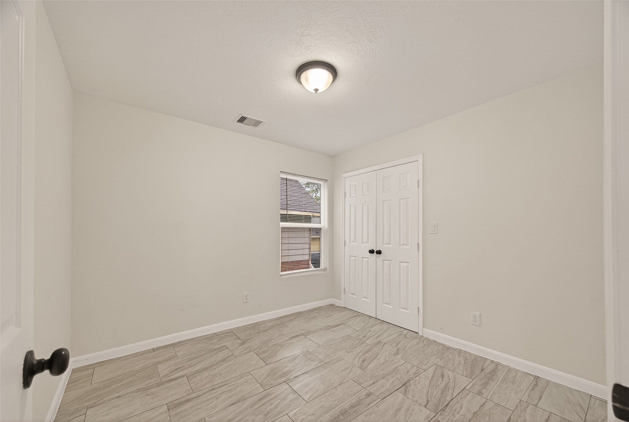 4302 Hirsch Road, Unit B Houston, TX 77026 - Photo 15 of 30 a view of an empty room