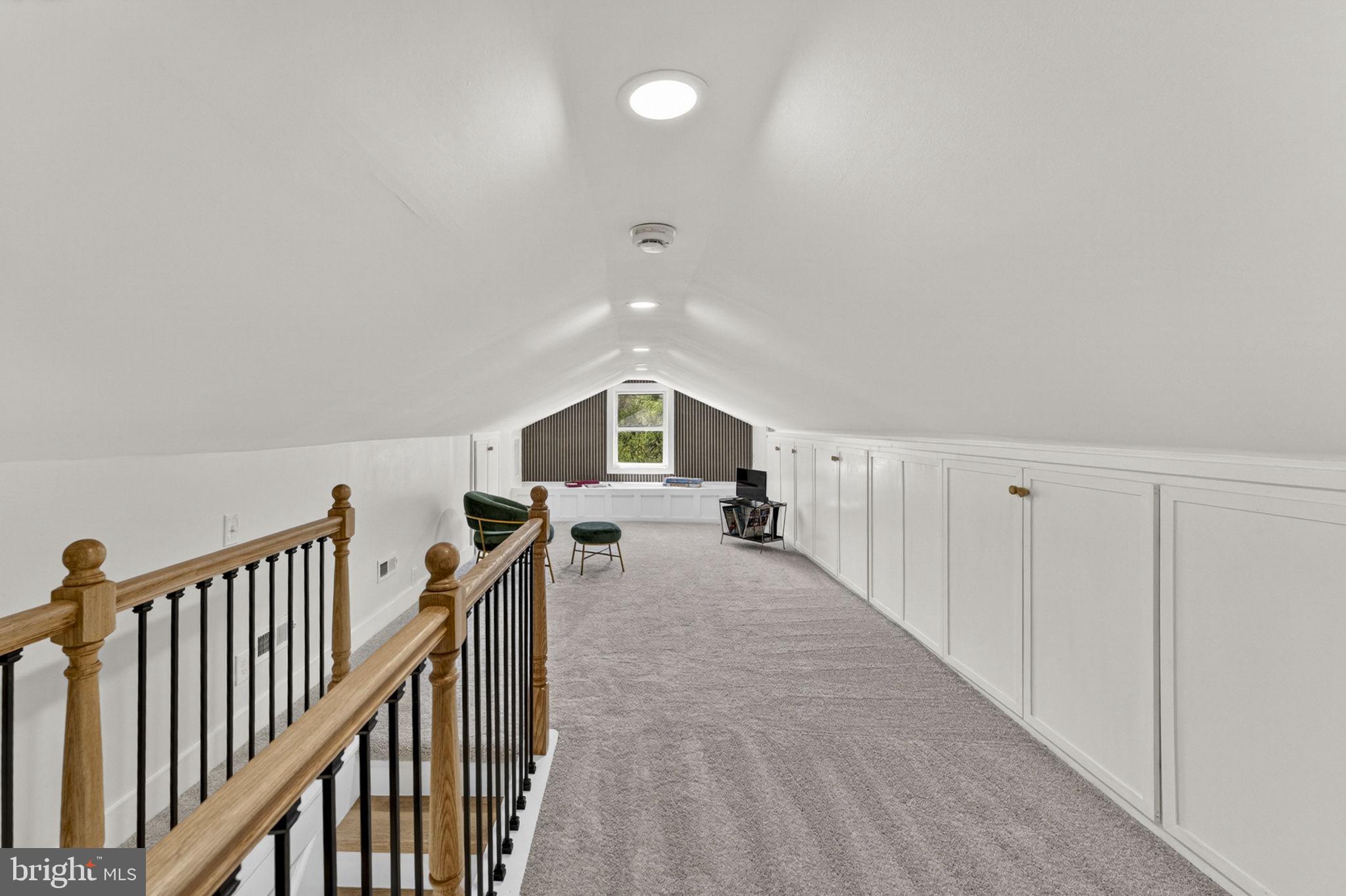 33960 Welbourne Road Upperville, VA 20184 - Photo 32 of 43 Spacious, bright loft with endless potential.