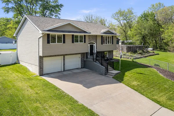 $315,000 | 2914 44th Street, Rock Island, IL 61201