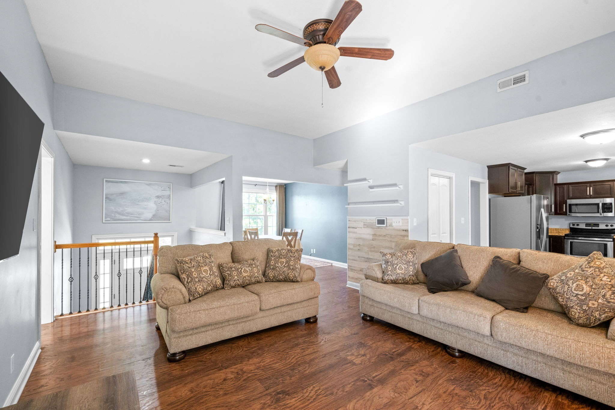 1148 York Meadows Road Clarksville, TN 37042 - Photo 10 of 35 a living room with furniture and a large window