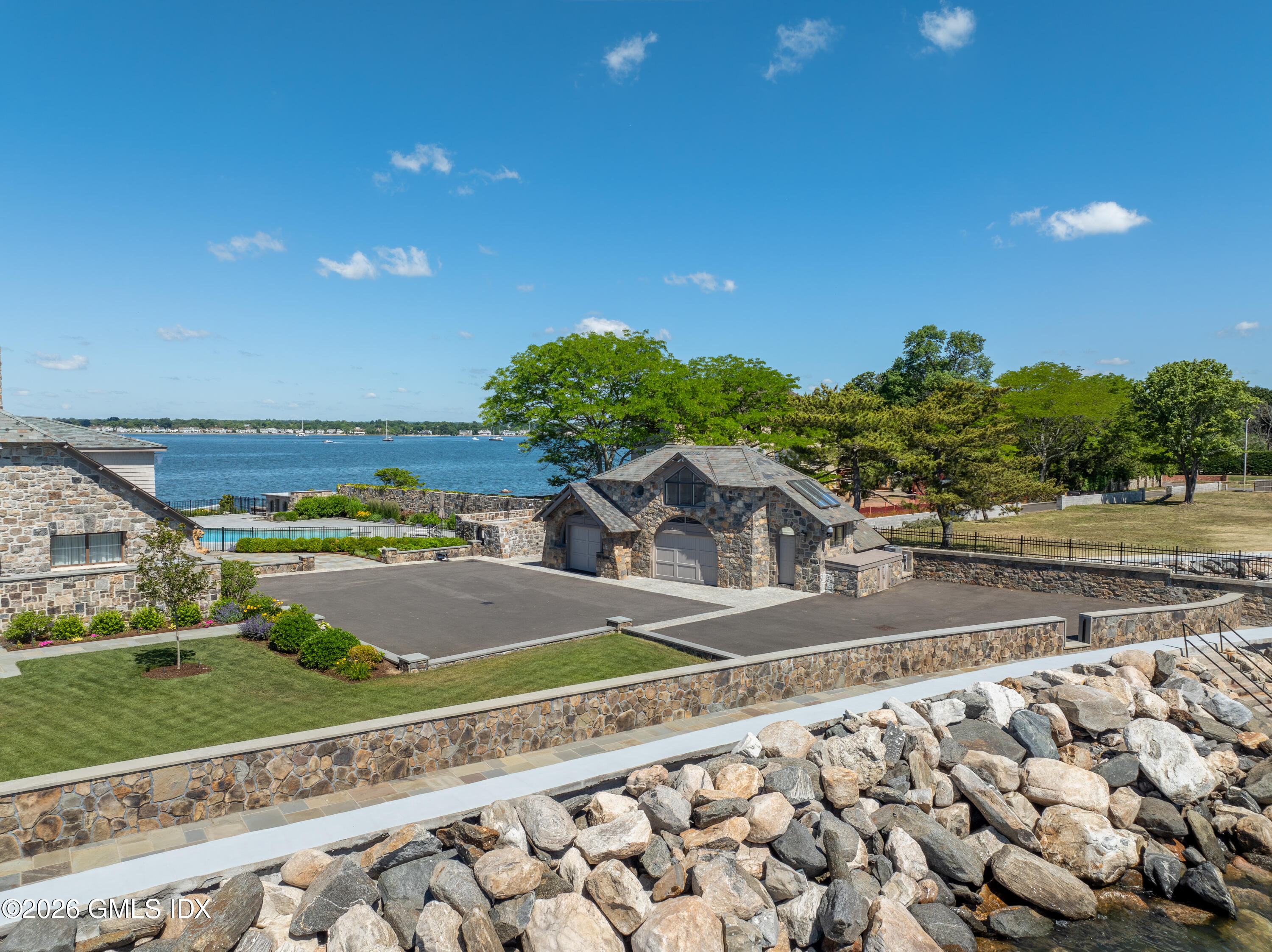 123 Saddle Rock Road Stamford, CT 06902 - Photo 42 of 48 DETACHED GARAGE_ COTTAGE