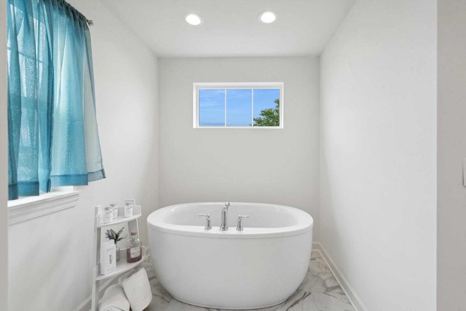 2708 Harbor Court Delavan, WI 53115 - Photo 18 of 33 Primary Tub