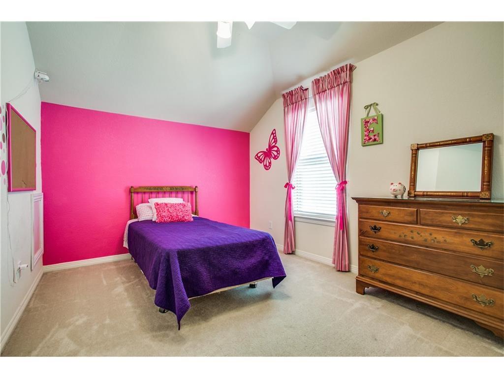 5720 Pebble Ridge Drive McKinney, TX 75070 - Photo 18 of 24 2nd bedroom. The drape will be removed.