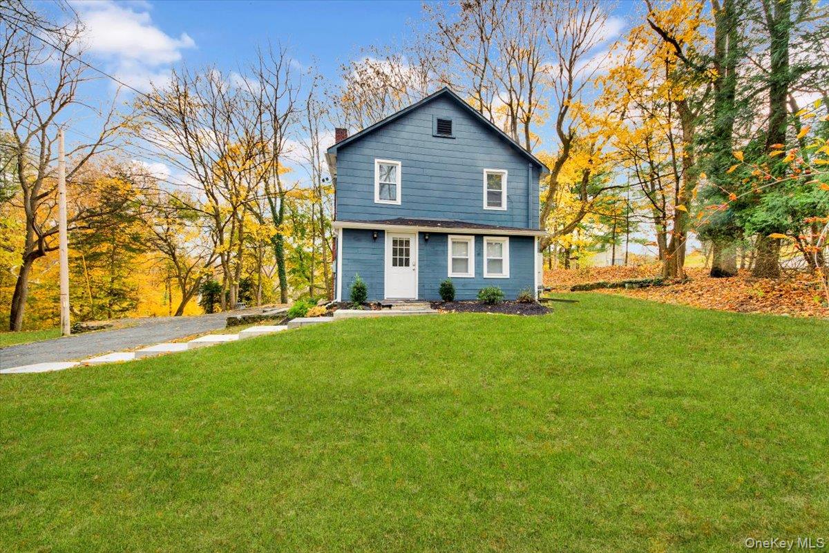 350 Old Post Road Marlboro, NY 12542 - Photo 2 of 36 a front view of house with yard and green space