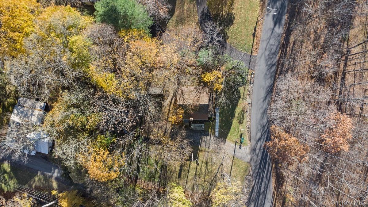 350 Old Post Road Marlboro, NY 12542 - Photo 24 of 36 a backyard of a house with lots of trees