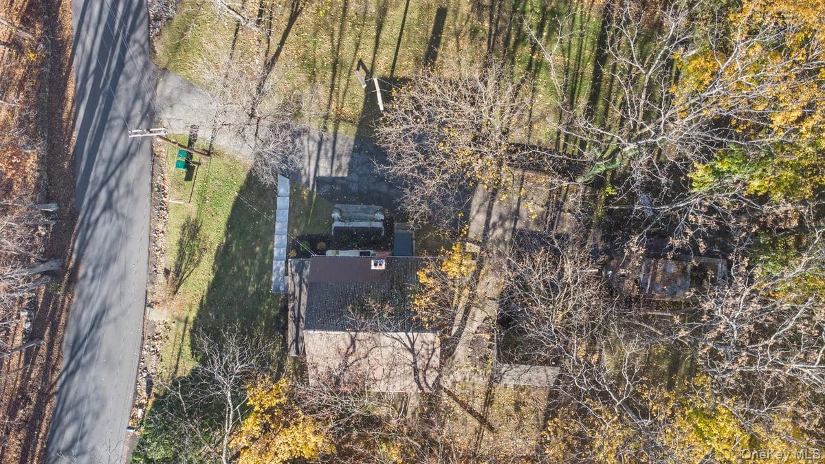 350 Old Post Road Marlboro, NY 12542 - Photo 32 of 36 a backyard of a house