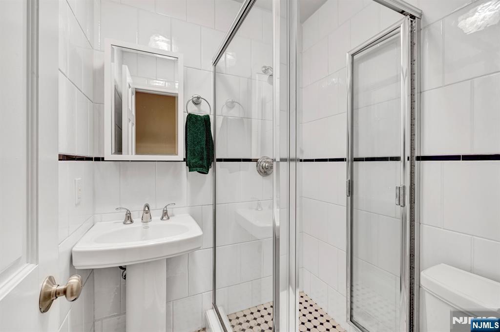 98 Maple Street Rutherford, NJ 07070 - Photo 24 of 50