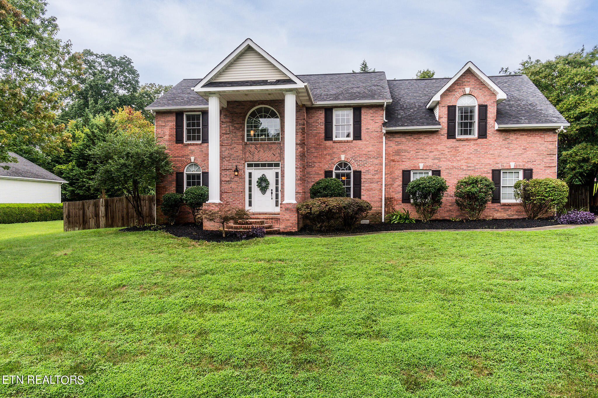 8918_Maple_Ridge_101